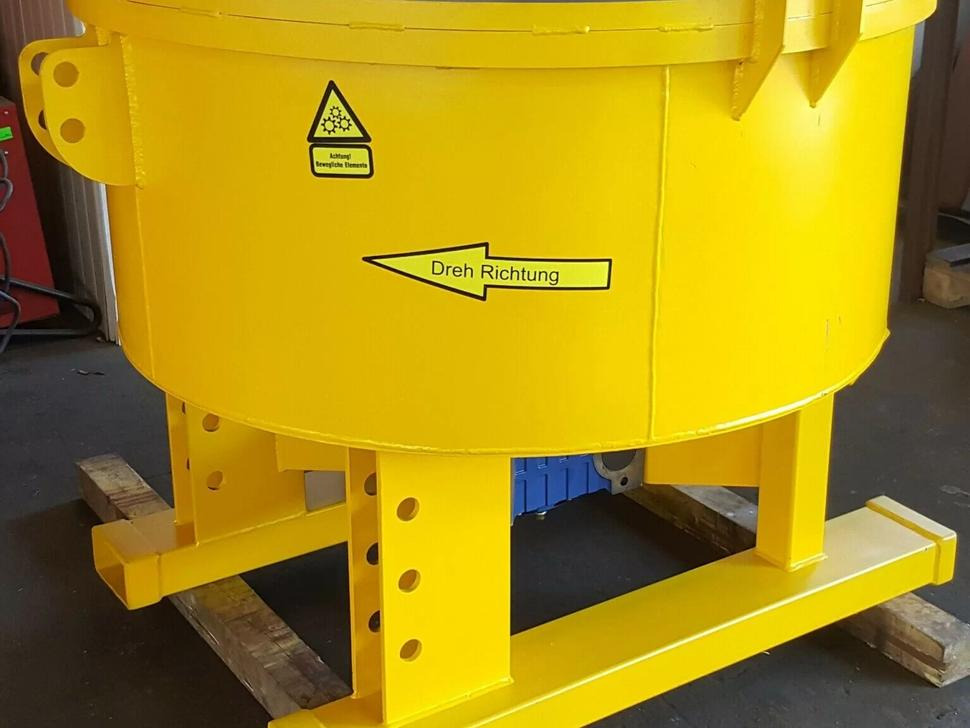 DC Betonmischer / Electric concrete mixer / Malaxeur à béton électrique / Betoniera / Бетономешалка с электроприводом / Betoniarka elektryczna 400 l - Betonkeverő: 1 kép. DC Betonmischer / Electric concrete mixer / Malaxeur à béton électrique / Betoniera / Бетономешалка с электроприводом / Betoniarka elektryczna 400 l - Betonkeverő: 1 kép.