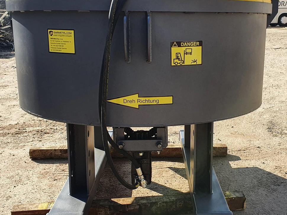 DC Betonmischer / Hydraulic concrete mixer / Malaxeur à béton hydraulique / Betoniera / Бетономешалка с гидравлическим приводом / Betoniarka hydrauliczna 1000 l - Betonkeverő: 2 kép. DC Betonmischer / Hydraulic concrete mixer / Malaxeur à béton hydraulique / Betoniera / Бетономешалка с гидравлическим приводом / Betoniarka hydrauliczna 1000 l - Betonkeverő: 2 kép.