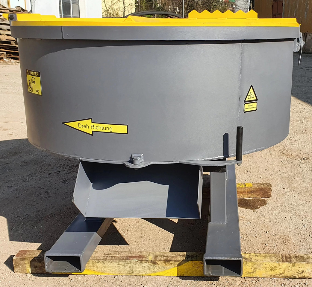 DC Betonmischer / Hydraulic concrete mixer / Malaxeur à béton hydraulique / Betoniera /Hormigonera con accionamiento hidráulico / Бетономешалка с гидравлическим приводом / Betoniarka hydrauliczna 1200 l - Betonüzem: 2 kép. DC Betonmischer / Hydraulic concrete mixer / Malaxeur à béton hydraulique / Betoniera /Hormigonera con accionamiento hidráulico / Бетономешалка с гидравлическим приводом / Betoniarka hydrauliczna 1200 l - Betonüzem: 2 kép.