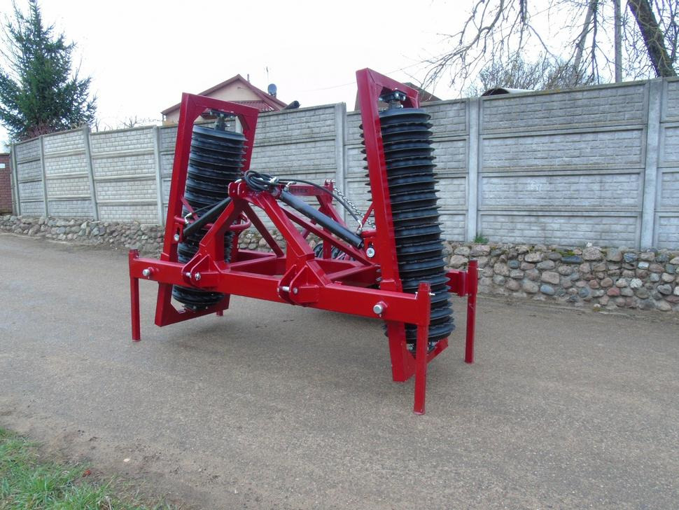 Darmex Cambridge-Walze / Roller / Rouleau / Rullo / Вал / Wał 4 m - Mezőgazdasági hengerek: 1 kép. Darmex Cambridge-Walze / Roller / Rouleau / Rullo / Вал / Wał 4 m - Mezőgazdasági hengerek: 1 kép.