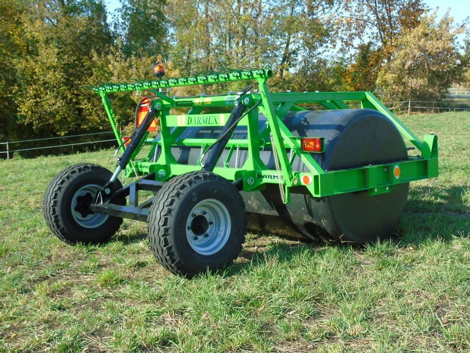Darmex Wiesenwalze / Meadow roller / Rouleau de prairie / Rullo liscio / Каток луговой / Wał łąkowy 3 m - Mezőgazdasági hengerek: 3 kép. Darmex Wiesenwalze / Meadow roller / Rouleau de prairie / Rullo liscio / Каток луговой / Wał łąkowy 3 m - Mezőgazdasági hengerek: 3 kép.