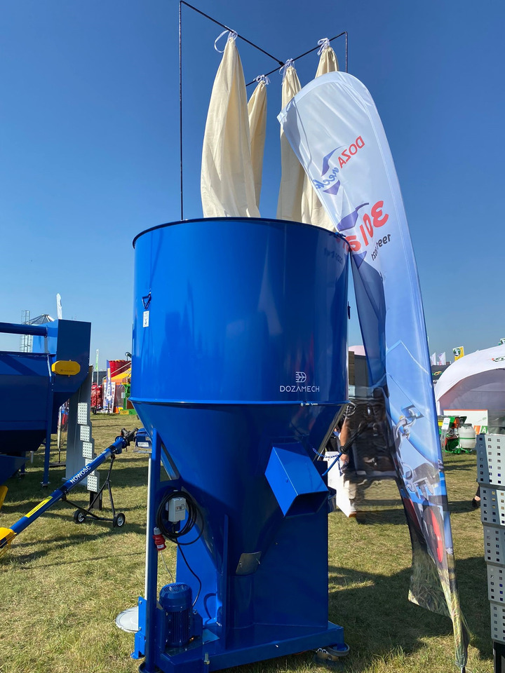Dozamech Getreidemischanlage / Feed mixer / Melangeuse de fourrage / Miscelatore di mangime / Кормосмеситель / Mieszalnik H-033/2 1000 kg - Állattartás gépei: 4 kép. Dozamech Getreidemischanlage / Feed mixer / Melangeuse de fourrage / Miscelatore di mangime / Кормосмеситель / Mieszalnik H-033/2 1000 kg - Állattartás gépei: 4 kép.