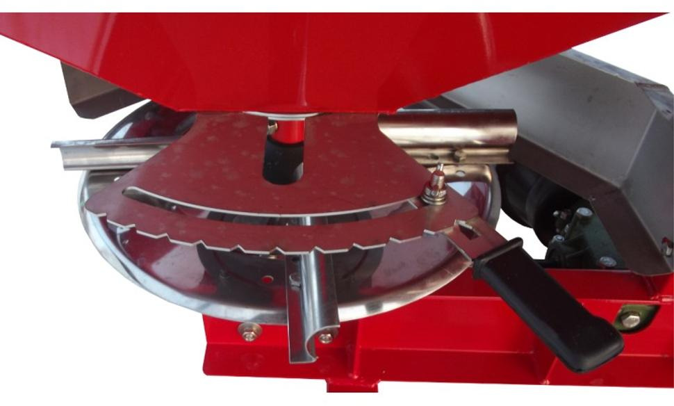 Grass-Rol Düngerstreuer / Fertilizer spreader / Epandeur d'engrais / Spandiconcime / Разбрасыватель минеральных удобрений / Rozsiewacz nawozu 600 l - Műtrágyaszóró: 2 kép. Grass-Rol Düngerstreuer / Fertilizer spreader / Epandeur d'engrais / Spandiconcime / Разбрасыватель минеральных удобрений / Rozsiewacz nawozu 600 l - Műtrágyaszóró: 2 kép.