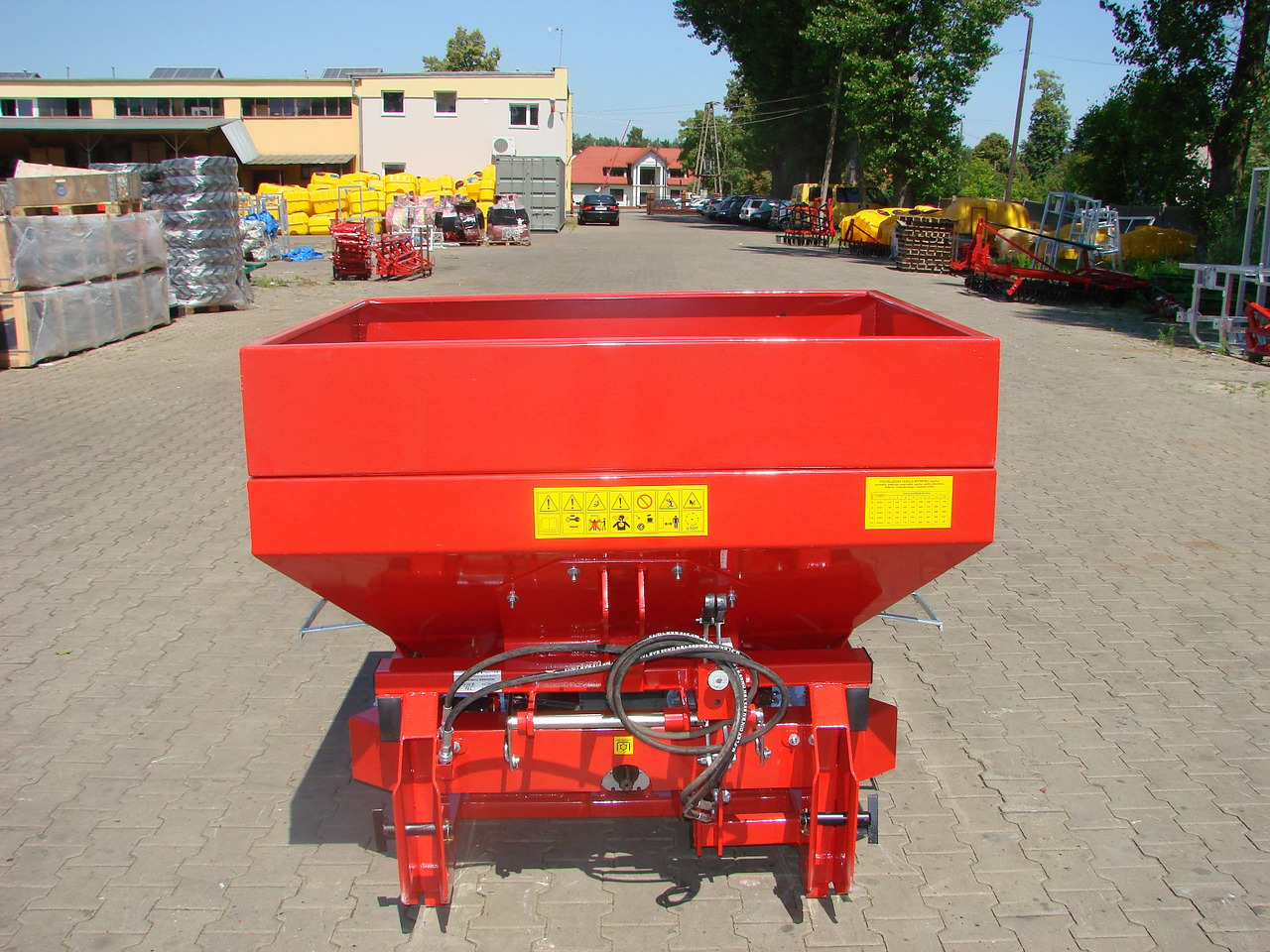 JAR-MET Düngerstreuer / Fertilizer spreader / Epandeur d'engrais / Rozsiewacz nawozu 800 kg - Műtrágyaszóró: 1 kép. JAR-MET Düngerstreuer / Fertilizer spreader / Epandeur d'engrais / Rozsiewacz nawozu 800 kg - Műtrágyaszóró: 1 kép.