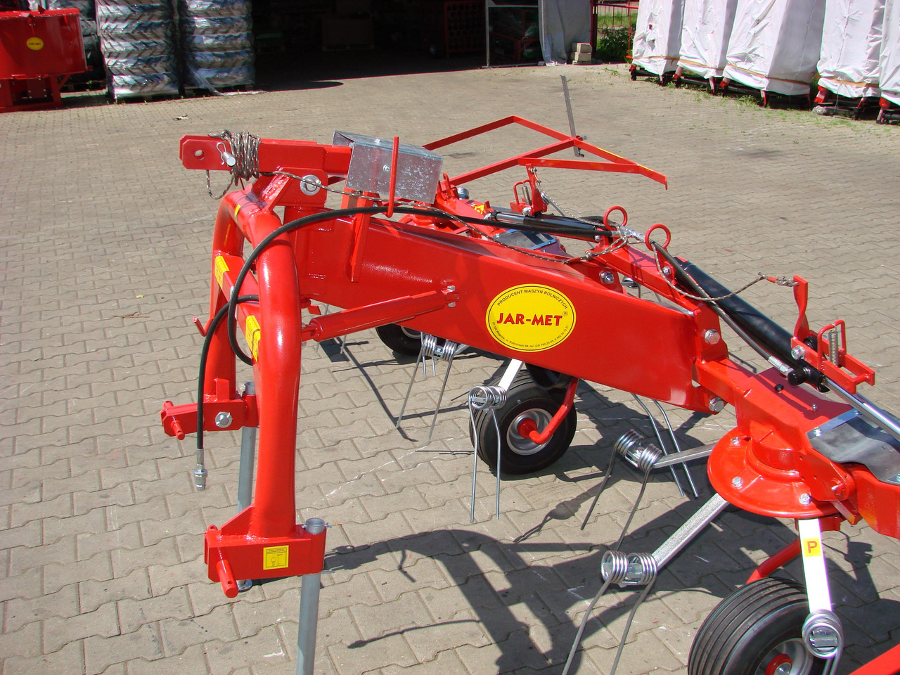 JAR-MET Schwader / Tedder / Faneuse / Przetrząsacz 5,2 m - Szénaforgató: 4 kép. JAR-MET Schwader / Tedder / Faneuse / Przetrząsacz 5,2 m - Szénaforgató: 4 kép.