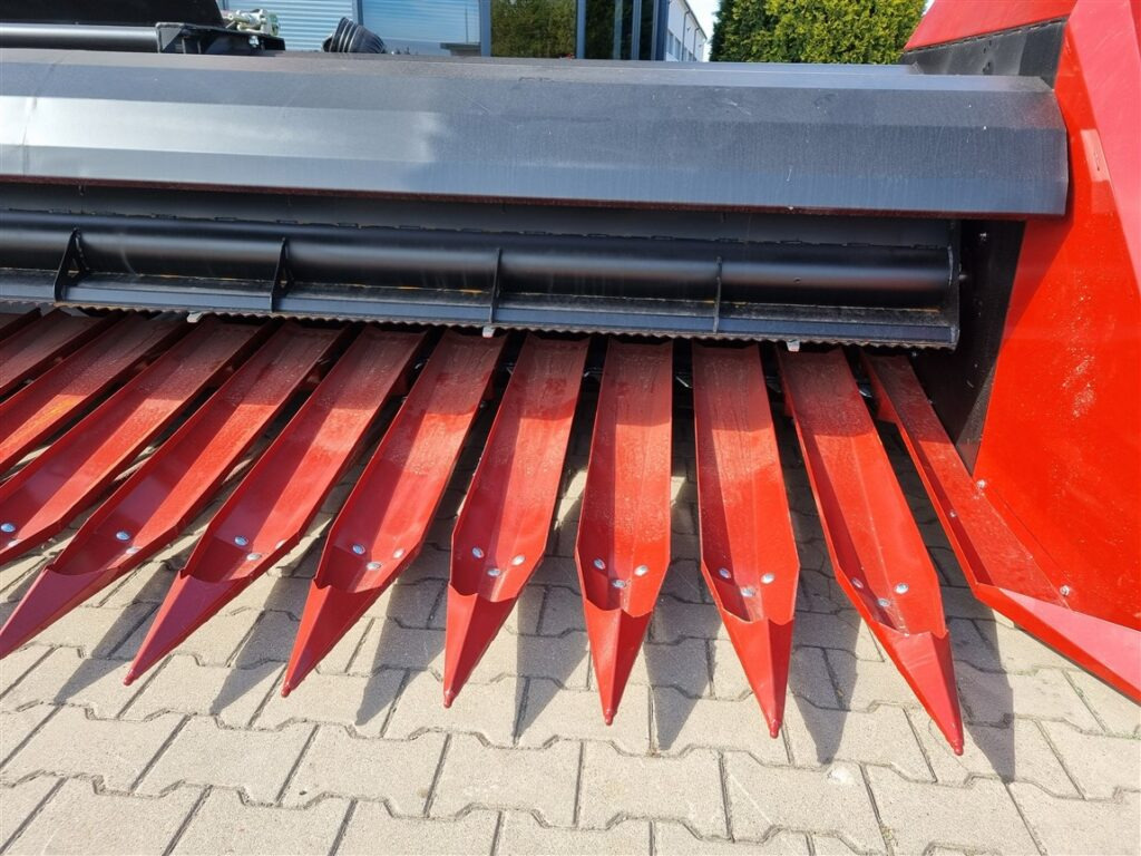 Lupus Sonnenblummenvorsatz / Sunflower harvester / Coupe à tournesol / Сosechadora / Macchina per la raccolta dei girasoli / Жатка для подсолнечника / Przystawka do słonecznika 6,5 m - Napraforgó adapter: 2 kép. Lupus Sonnenblummenvorsatz / Sunflower harvester / Coupe à tournesol / Сosechadora / Macchina per la raccolta dei girasoli / Жатка для подсолнечника / Przystawka do słonecznika 6,5 m - Napraforgó adapter: 2 kép.