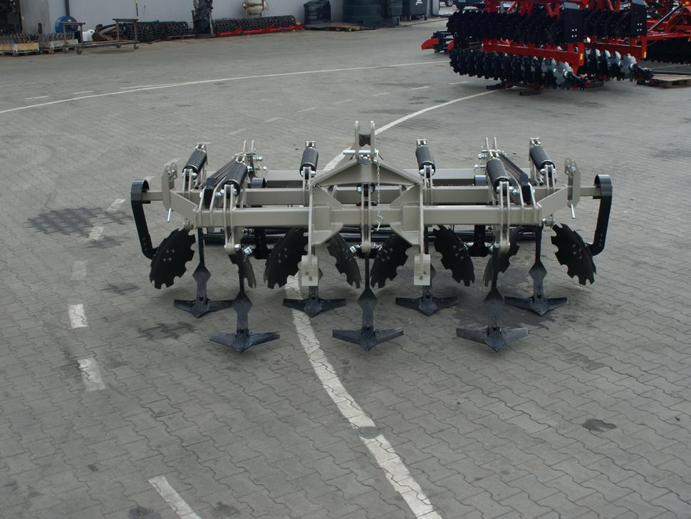 ROLEX Flügelschargrubber / Stubble cultivator / Dechaumeur à dents / Aratri stoppiatori / Стерневой культиватор / Agregat podorywkowy 3 m - Kultivátor: 5 kép. ROLEX Flügelschargrubber / Stubble cultivator / Dechaumeur à dents / Aratri stoppiatori / Стерневой культиватор / Agregat podorywkowy 3 m - Kultivátor: 5 kép.