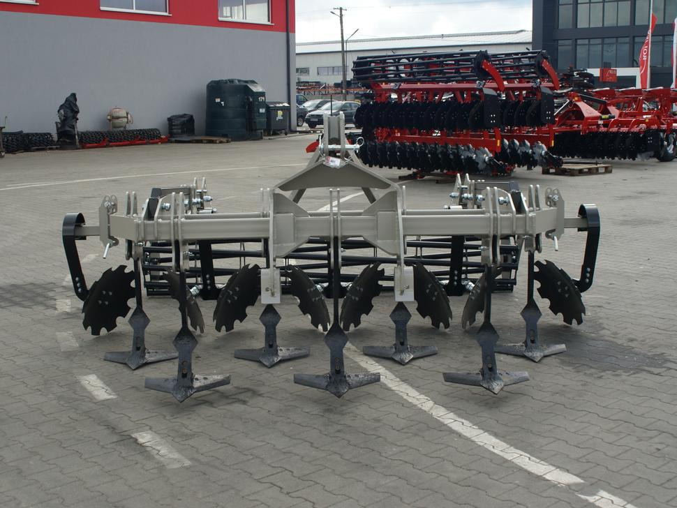 ROLEX Flügelschargrubber / Stubble cultivator / Dechaumeur à dents / Aratri stoppiatori / Стерневой культиватор / Agregat podorywkowy 3 m - Kultivátor: 3 kép. ROLEX Flügelschargrubber / Stubble cultivator / Dechaumeur à dents / Aratri stoppiatori / Стерневой культиватор / Agregat podorywkowy 3 m - Kultivátor: 3 kép.