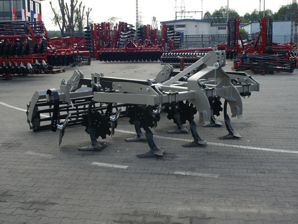 ROLEX Flügelschargrubber / Stubble cultivator / Dechaumeur à dents / Стерневой культиватор / Agregat podorywkowy 3 m - Kultivátor: 5 kép. ROLEX Flügelschargrubber / Stubble cultivator / Dechaumeur à dents / Стерневой культиватор / Agregat podorywkowy 3 m - Kultivátor: 5 kép.