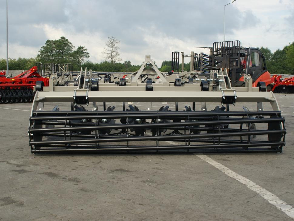 Új Kultivátor ROLEX Flügelschargrubber / Stubble cultivator / Dechaumeur à dents / Стерневой культиватор / Agregat podorywkowy 3 m: 13 kép. Új Kultivátor ROLEX Flügelschargrubber / Stubble cultivator / Dechaumeur à dents / Стерневой культиватор / Agregat podorywkowy 3 m: 13 kép.