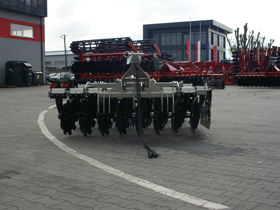 ROLEX Scheibenegge / Disc harrow for vineyards / Dechaumeur à disques pour vignes / Erpice a dischi / Дисковая борона для виноградника / Brona talerzowa do winnic 1,1 m - Tárcsás borona: 2 kép. ROLEX Scheibenegge / Disc harrow for vineyards / Dechaumeur à disques pour vignes / Erpice a dischi / Дисковая борона для виноградника / Brona talerzowa do winnic 1,1 m - Tárcsás borona: 2 kép.