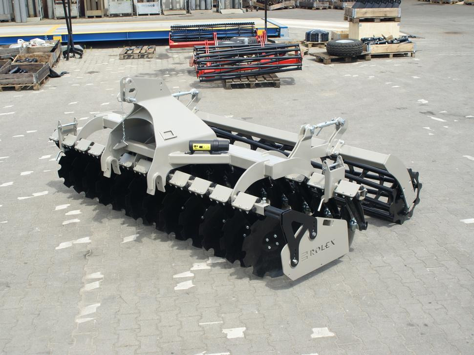ROLEX Scheibenegge / Discs harrow / Dechaumeur à disques / Erpice a dischi / Cultivador de discos / Дисковая борона / Agregat talerzowy uprawowy 3 m - Tárcsás borona: 2 kép. ROLEX Scheibenegge / Discs harrow / Dechaumeur à disques / Erpice a dischi / Cultivador de discos / Дисковая борона / Agregat talerzowy uprawowy 3 m - Tárcsás borona: 2 kép.