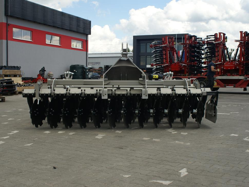 ROLEX Scheibenegge / Discs harrow / Dechaumeur à disques / Erpice a dischi / Cultivador de discos / Дисковая борона / Agregat talerzowy uprawowy 3 m - Tárcsás borona: 3 kép. ROLEX Scheibenegge / Discs harrow / Dechaumeur à disques / Erpice a dischi / Cultivador de discos / Дисковая борона / Agregat talerzowy uprawowy 3 m - Tárcsás borona: 3 kép.
