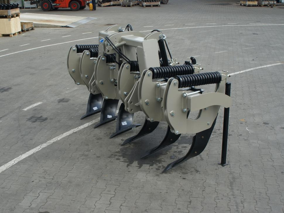 ROLEX Tiefenlockerer / Subsoiler / Décompacteur / Dissodatori / Subsolador / Глубокорыхлитель / Głębosz 3 m - Talajlazító: 3 kép. ROLEX Tiefenlockerer / Subsoiler / Décompacteur / Dissodatori / Subsolador / Глубокорыхлитель / Głębosz 3 m - Talajlazító: 3 kép.