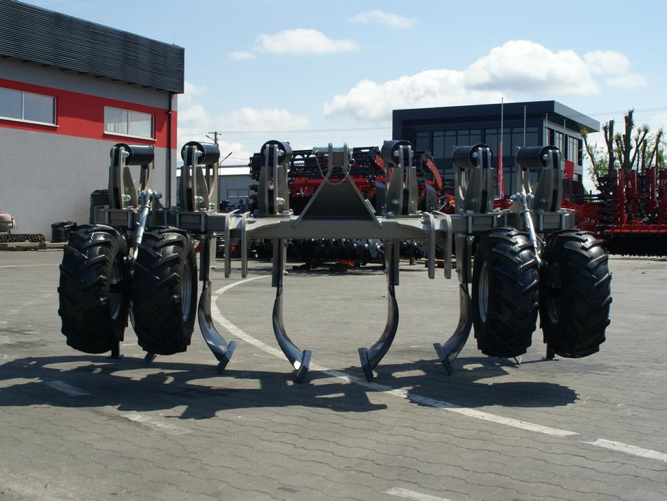 ROLEX Tiefenlockerer / Subsoiler / Décompacteur / Dissodatori / Subsolador / Глубокорыхлитель / Głębosz typ V 3 m - Talajlazító: 3 kép. ROLEX Tiefenlockerer / Subsoiler / Décompacteur / Dissodatori / Subsolador / Глубокорыхлитель / Głębosz typ V 3 m - Talajlazító: 3 kép.