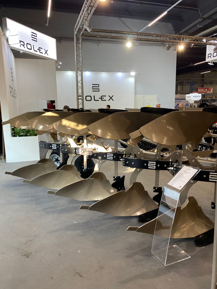 ROLEX Volldrehpflug / Rotary plough / Charrue réversible / Aratro reversibile / Оборотный плуг / Pług obrotowy 3+1 - Eke: 2 kép. ROLEX Volldrehpflug / Rotary plough / Charrue réversible / Aratro reversibile / Оборотный плуг / Pług obrotowy 3+1 - Eke: 2 kép.