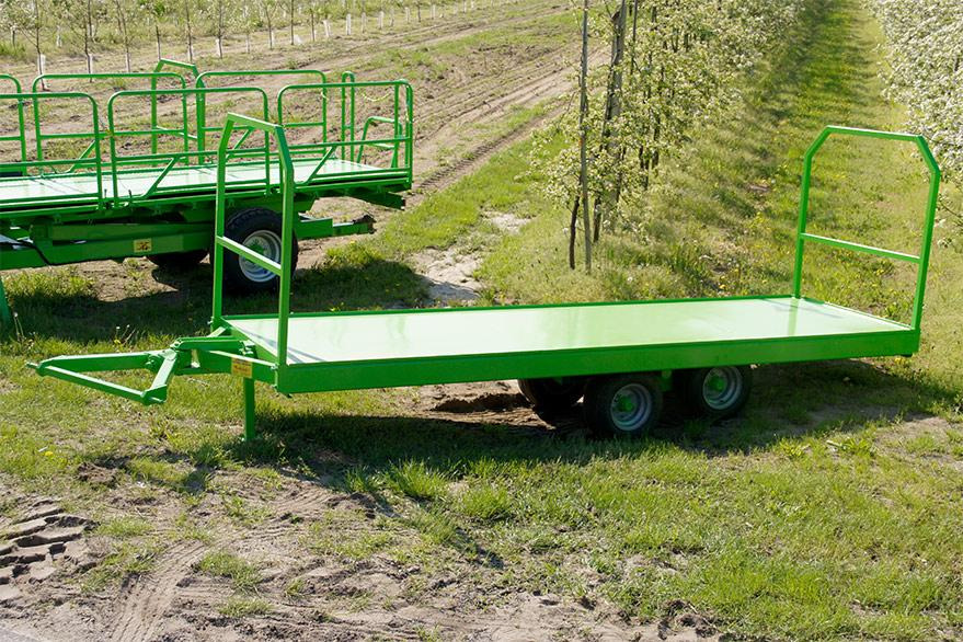 Wodziński Plattform für Obstbau / Orchard platform / Plateau de verger / Platforma sadownicza - Mezőgazdasági platós pótkocsi: 3 kép. Wodziński Plattform für Obstbau / Orchard platform / Plateau de verger / Platforma sadownicza - Mezőgazdasági platós pótkocsi: 3 kép.