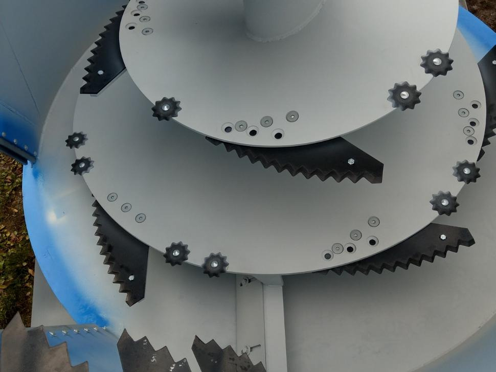 Új Etetőkocsi ZAMET Futtermischwagen / Feed mixer / Melangeuse / Carro miscelatore / Vagoneta de alimentación / Кормораздатчик / Wóz paszowy 7-12 m3: 12 kép.