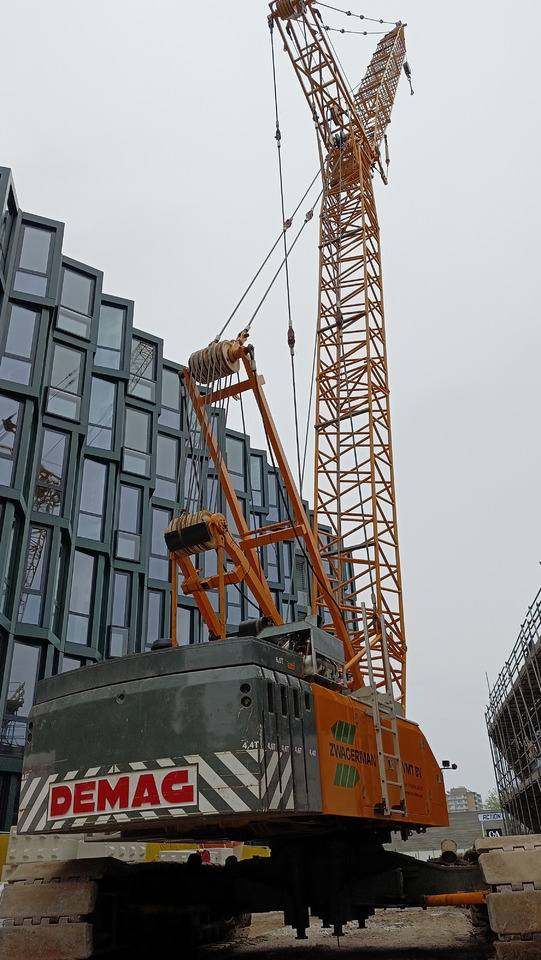 Demag CC-300 - Lánctalpas daru: 5 kép. Demag CC-300 - Lánctalpas daru: 5 kép.