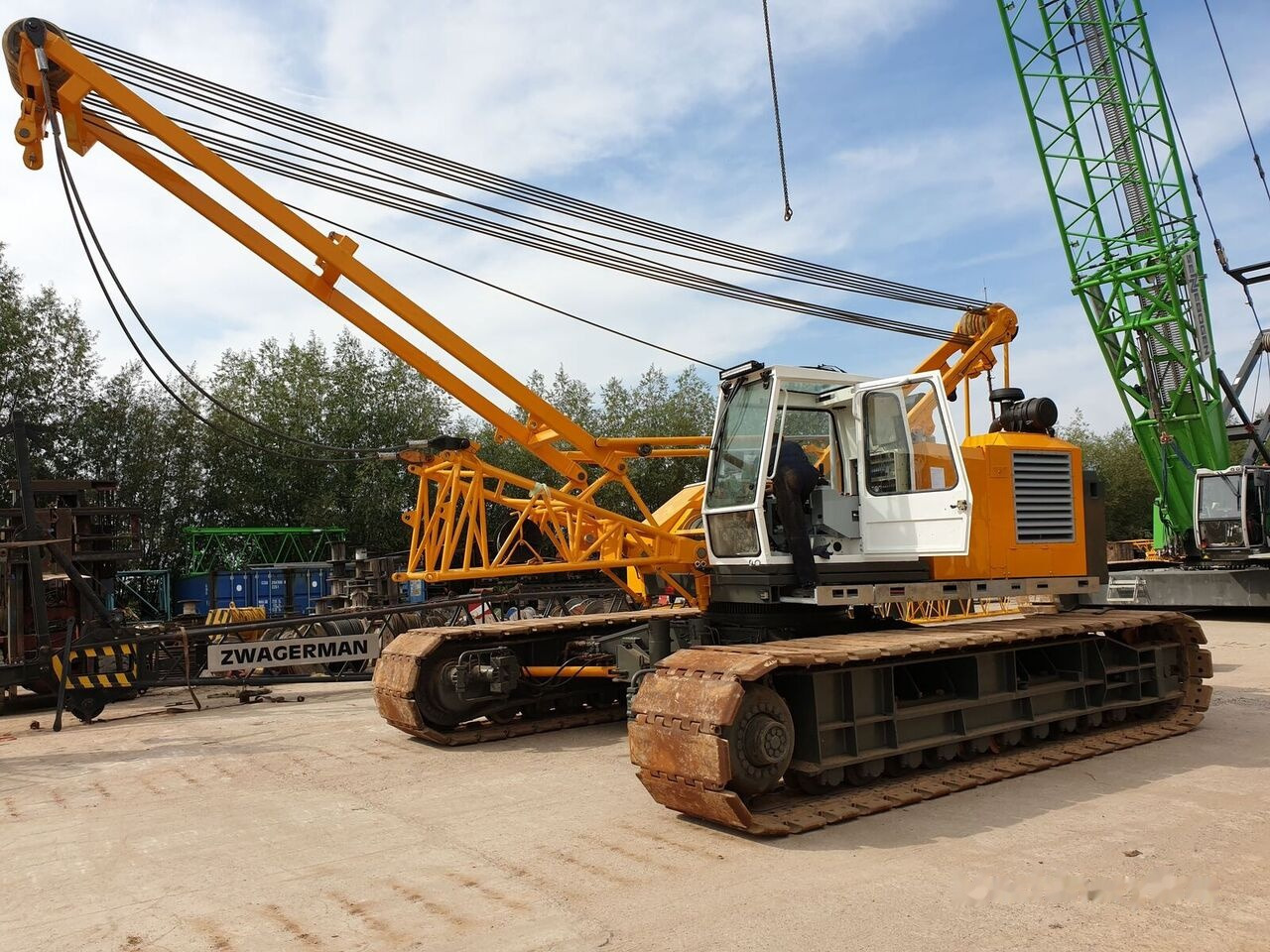 Demag CC-300 - Lánctalpas daru: 2 kép. Demag CC-300 - Lánctalpas daru: 2 kép.