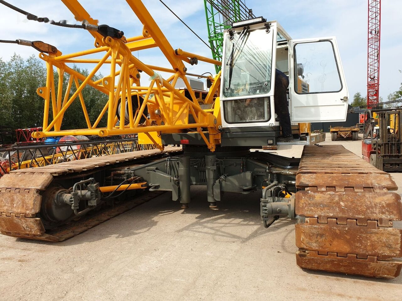 Demag CC-300 - Lánctalpas daru: 4 kép. Demag CC-300 - Lánctalpas daru: 4 kép.