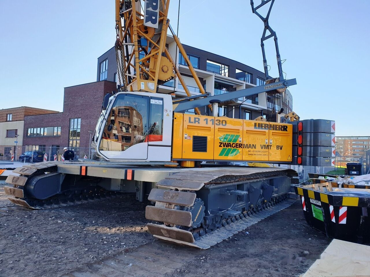 Liebherr LR 1130 - Lánctalpas daru: 1 kép. Liebherr LR 1130 - Lánctalpas daru: 1 kép.