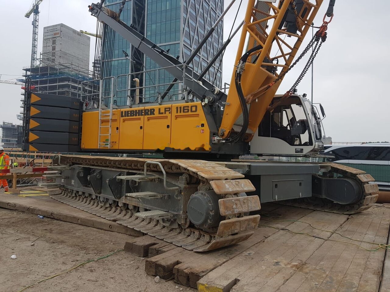 Liebherr LR 1160 - Lánctalpas daru: 2 kép. Liebherr LR 1160 - Lánctalpas daru: 2 kép.
