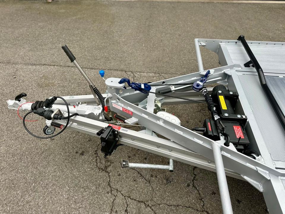 Fitzel EURO-TRANS 35-21/48 X // BLACK EDITION 2025 EW - Pótkocsi autószállító: 2 kép. Fitzel EURO-TRANS 35-21/48 X // BLACK EDITION 2025 EW - Pótkocsi autószállító: 2 kép.