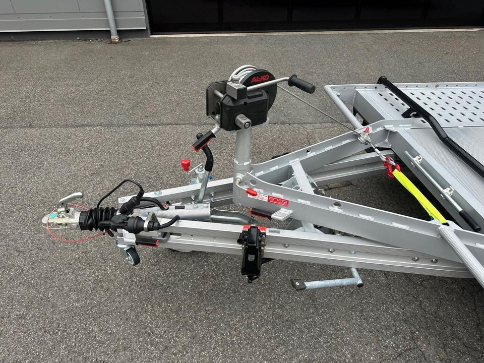 Fitzel MAXINO sv 35-22/50 ÜRV MODELL 2025 - Pótkocsi autószállító: 4 kép. Fitzel MAXINO sv 35-22/50 ÜRV MODELL 2025 - Pótkocsi autószállító: 4 kép.