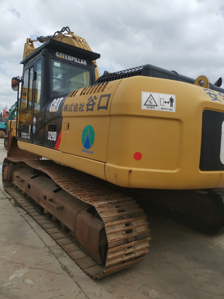 CATERPILLAR 329D - Lánctalpas kotró: 3 kép. CATERPILLAR 329D - Lánctalpas kotró: 3 kép.