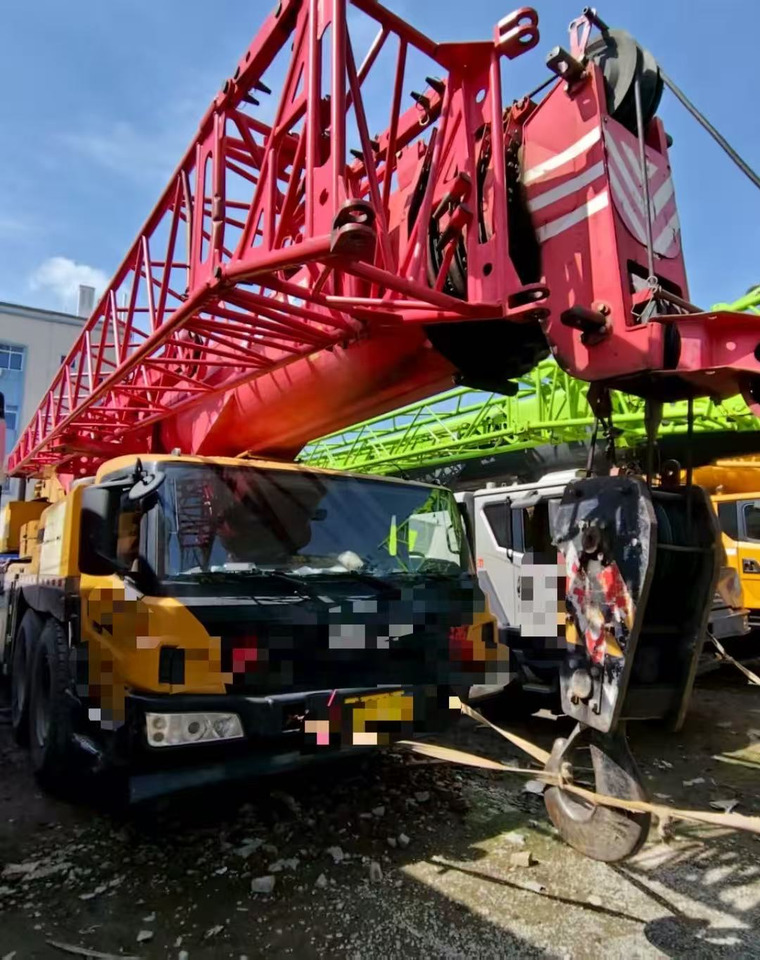 SANY SANY SANY - Autódaru: 3 kép. SANY SANY SANY - Autódaru: 3 kép.