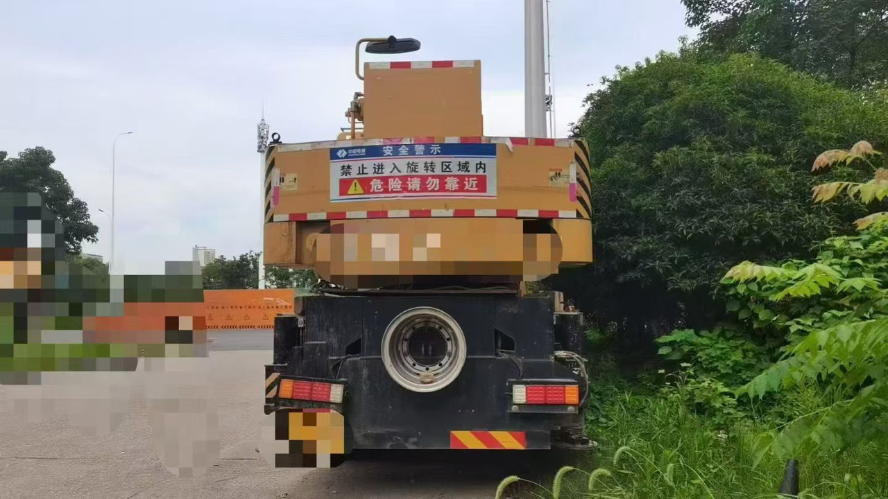 SANY SANY SANY - Autódaru: 3 kép. SANY SANY SANY - Autódaru: 3 kép.