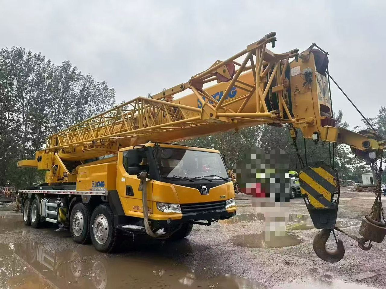 XCMG QY55KC-2 - Autódaru: 3 kép. XCMG QY55KC-2 - Autódaru: 3 kép.