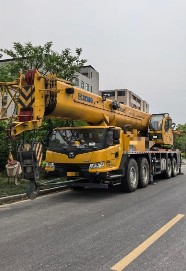 XCMG QY80K5D - Autódaru: 3 kép. XCMG QY80K5D - Autódaru: 3 kép.