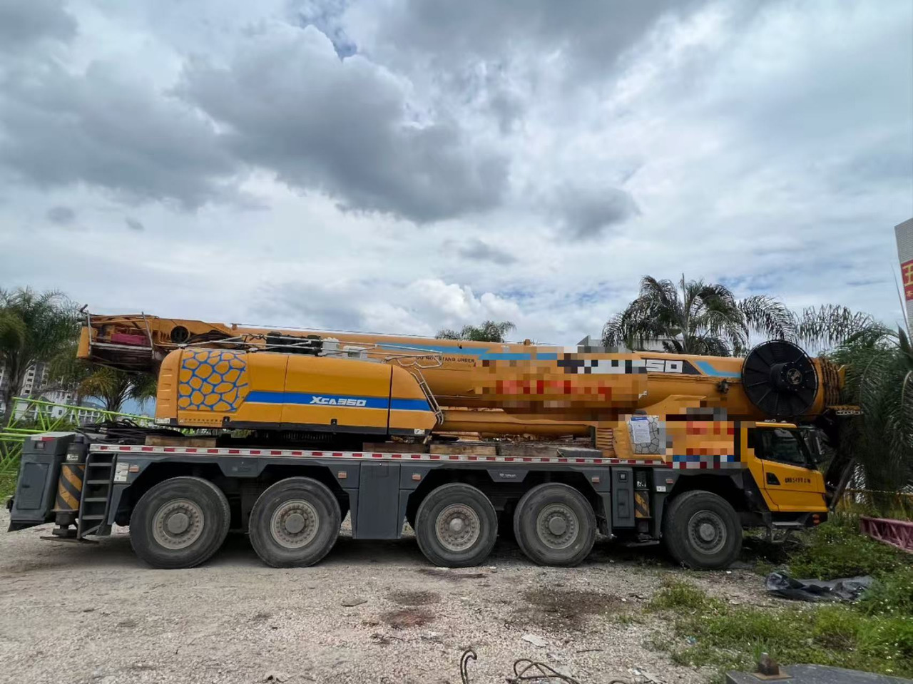 XCMG XCA220 - Terepjáró autódaru: 1 kép. XCMG XCA220 - Terepjáró autódaru: 1 kép.
