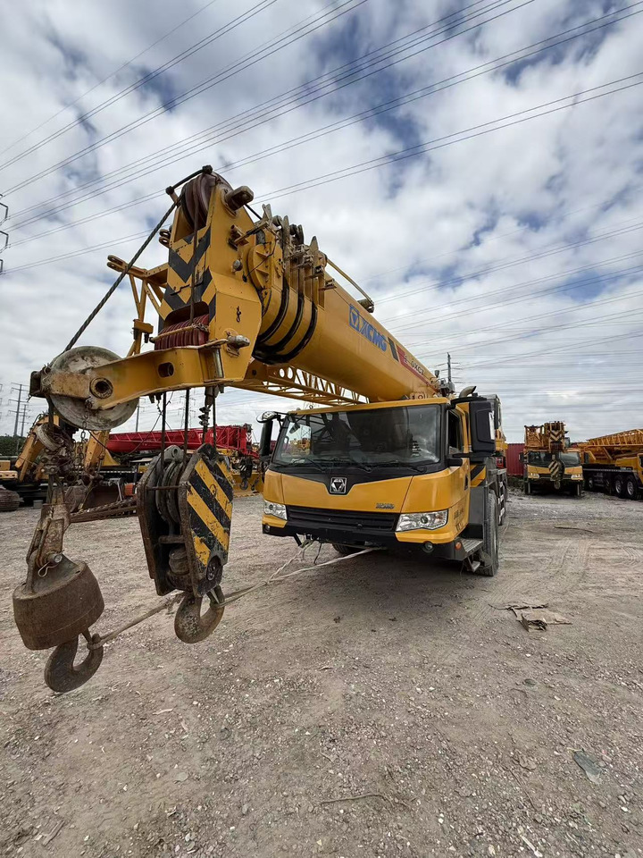 XCMG XCMG - Autódaru: 1 kép. XCMG XCMG - Autódaru: 1 kép.