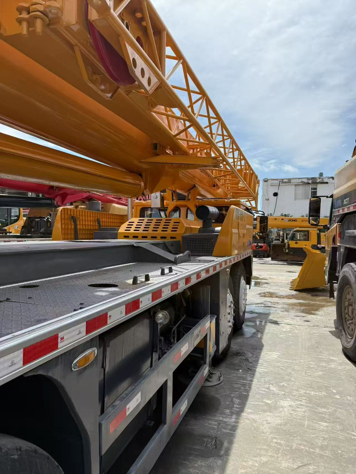 XCMG XCMG - Lánctalpas daru: 5 kép. XCMG XCMG - Lánctalpas daru: 5 kép.