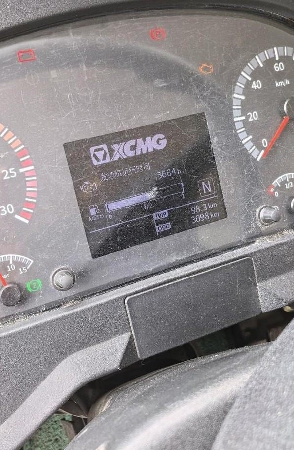 XCMG XCMG - Autódaru: 2 kép. XCMG XCMG - Autódaru: 2 kép.