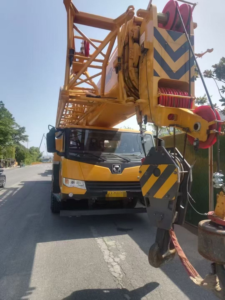 XCMG XCMG - Autódaru: 4 kép. XCMG XCMG - Autódaru: 4 kép.