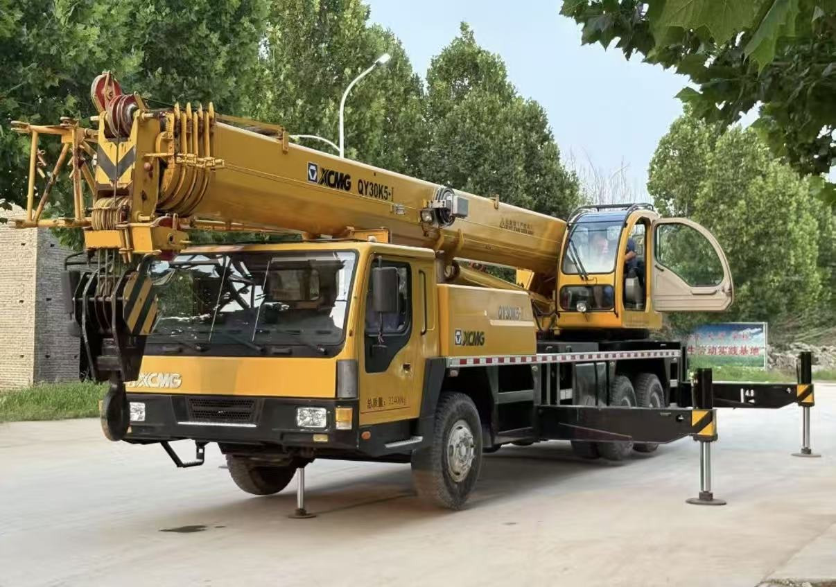 XCMG XCT30L5 - Autódaru: 1 kép. XCMG XCT30L5 - Autódaru: 1 kép.