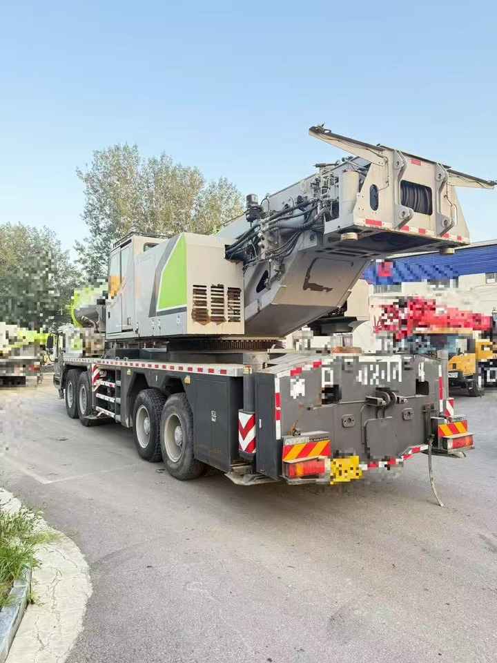 ZOOMLION ZOOMLION ZOOMLION - Autódaru: 4 kép. ZOOMLION ZOOMLION ZOOMLION - Autódaru: 4 kép.