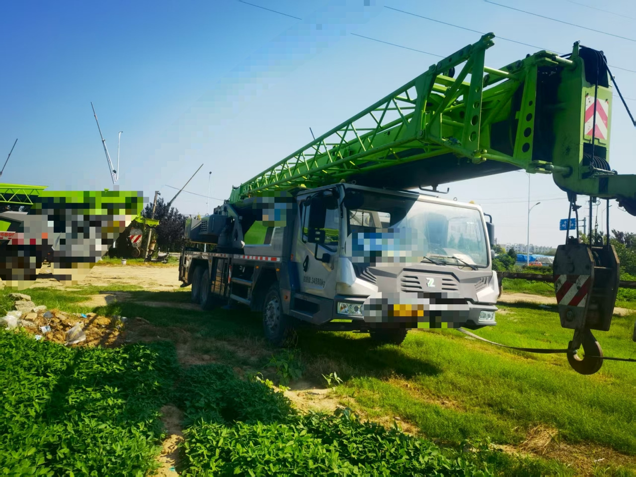 ZOOMLION ZTC300E5 - Autódaru: 4 kép. ZOOMLION ZTC300E5 - Autódaru: 4 kép.