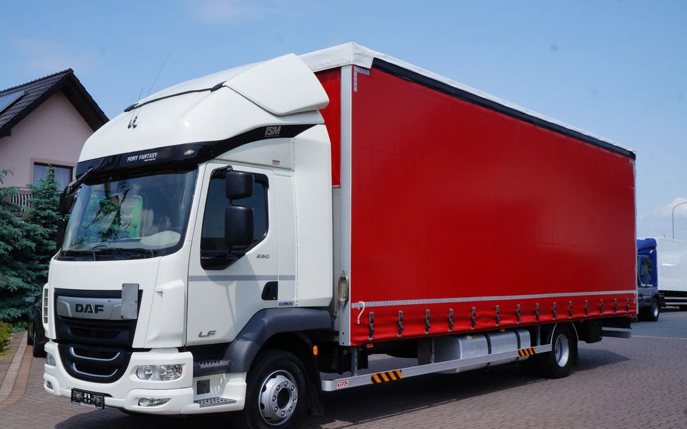 DAF LF 290 EURO 6 FIRANKA DŁ. 8.6m 21 PALET ŁAD 8.250 KG - Ponyvás teherautó: 2 kép. DAF LF 290 EURO 6 FIRANKA DŁ. 8.6m 21 PALET ŁAD 8.250 KG - Ponyvás teherautó: 2 kép.