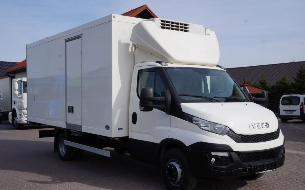 Iveco DAILY 70c17 CHŁODNIA 5 m Thermo king V-500 MAX Wzorowy Stan - Hűtős teherautó: 2 kép. Iveco DAILY 70c17 CHŁODNIA 5 m Thermo king V-500 MAX Wzorowy Stan - Hűtős teherautó: 2 kép.