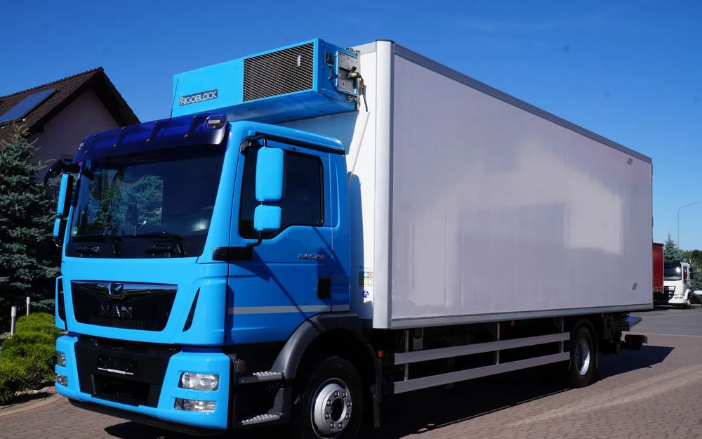 MAN TGM 15.250 EURO 6 CHŁODNIA LAMBERET ŁAD 7.300 KG NISKI PRZEBIEG - Hűtős teherautó: 2 kép. MAN TGM 15.250 EURO 6 CHŁODNIA LAMBERET ŁAD 7.300 KG NISKI PRZEBIEG - Hűtős teherautó: 2 kép.