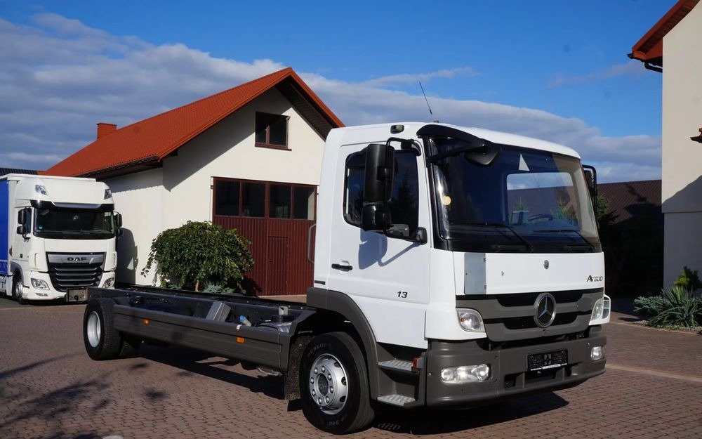 Mercedes-Benz ATEGO 1318 EURO 5 RAMA DO ZABUDOWY MANUAL 1322 - Alvaz teherautó: 2 kép. Mercedes-Benz ATEGO 1318 EURO 5 RAMA DO ZABUDOWY MANUAL 1322 - Alvaz teherautó: 2 kép.