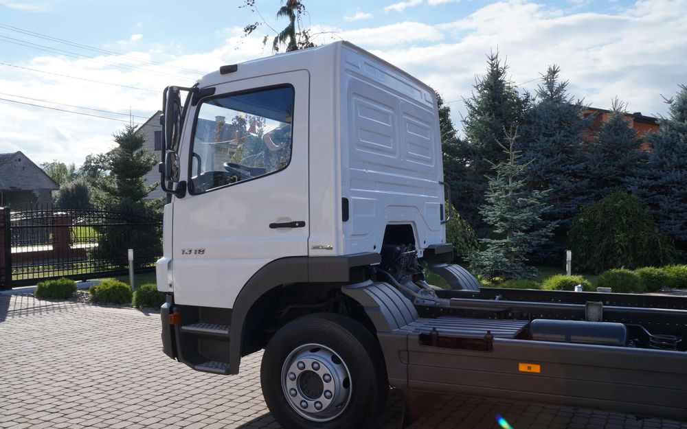 Mercedes-Benz ATEGO 1318 EURO 5 RAMA DO ZABUDOWY MANUAL 1322 - Alvaz teherautó: 4 kép. Mercedes-Benz ATEGO 1318 EURO 5 RAMA DO ZABUDOWY MANUAL 1322 - Alvaz teherautó: 4 kép.