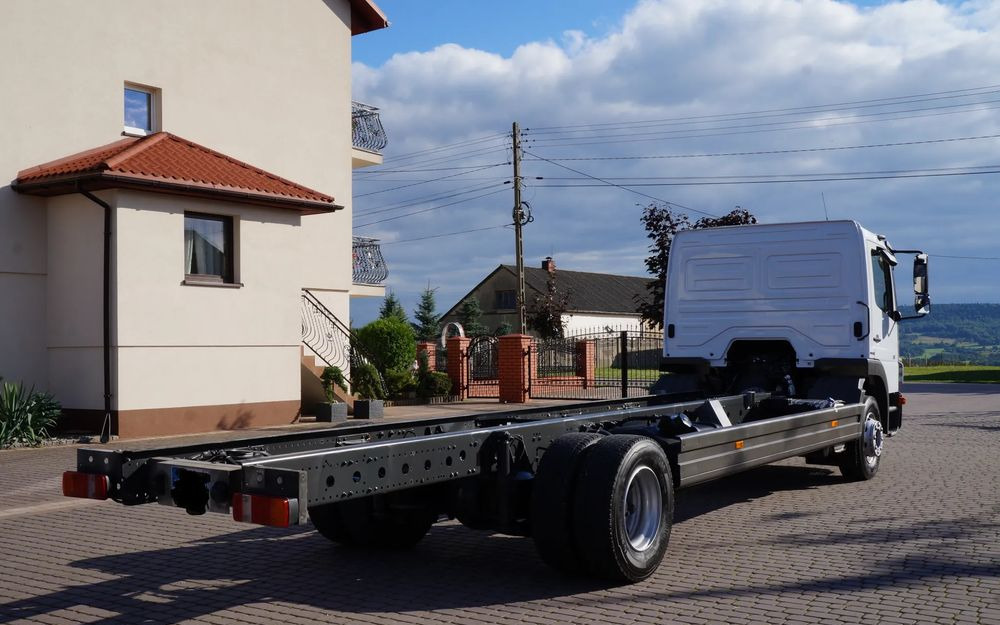 Mercedes-Benz ATEGO 1318 EURO 5 RAMA DO ZABUDOWY MANUAL 1322 - Alvaz teherautó: 3 kép. Mercedes-Benz ATEGO 1318 EURO 5 RAMA DO ZABUDOWY MANUAL 1322 - Alvaz teherautó: 3 kép.