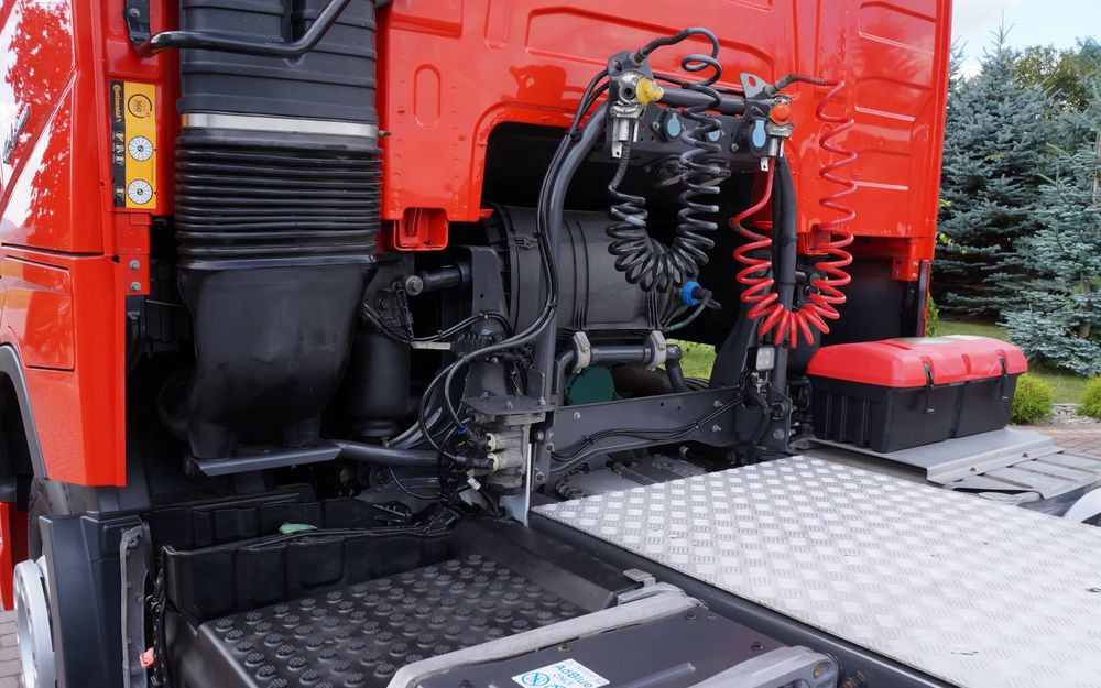 Volvo FH 4 EURO 6 GLOBETROTTER NISKI PRZEBIEG PEŁEN SERWIS - Nyergesvontató: 5 kép. Volvo FH 4 EURO 6 GLOBETROTTER NISKI PRZEBIEG PEŁEN SERWIS - Nyergesvontató: 5 kép.