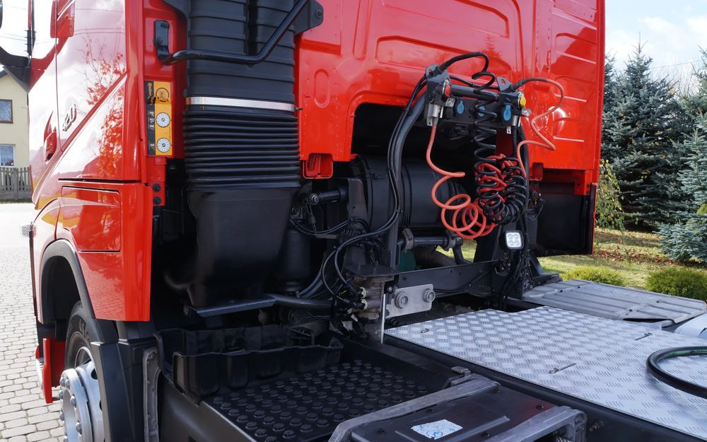 Volvo FH 4 EURO 6 GLOBETROTTER NISKI PRZEBIEG ZŁOTY KONTRAKT - Nyergesvontató: 5 kép. Volvo FH 4 EURO 6 GLOBETROTTER NISKI PRZEBIEG ZŁOTY KONTRAKT - Nyergesvontató: 5 kép.